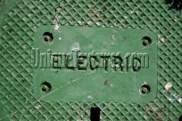 manhole diamonds textual scratched mech/elec plastic green   