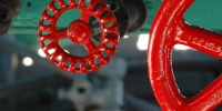 handle wheel round vehicle mech/elec     fixture industrial metal paint green red